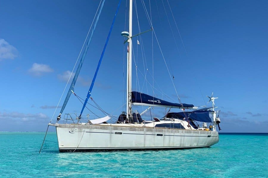 Allures 44 aluminium centre board boat for sale in Tahiti